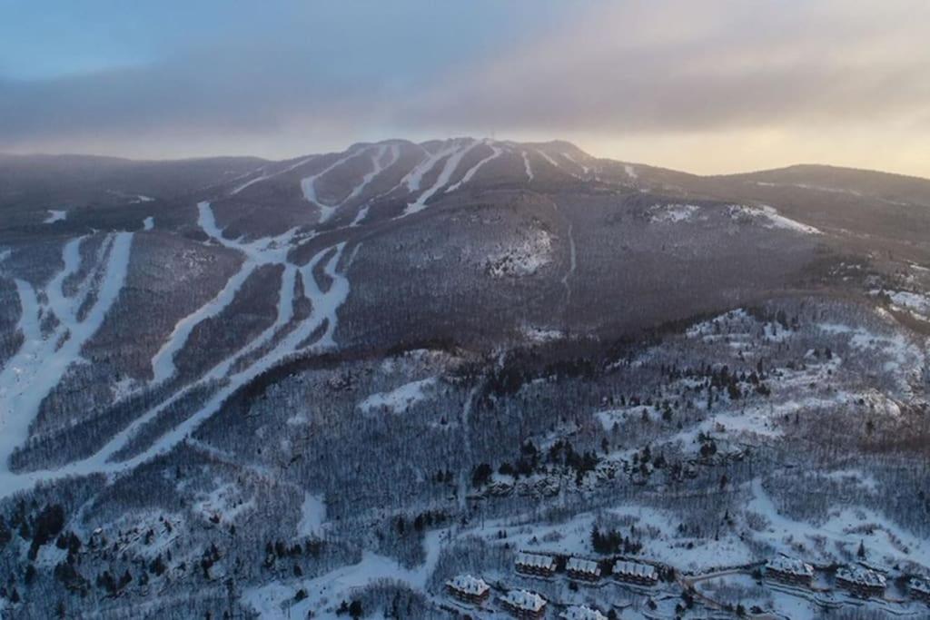 L'Érablière Tremblant -Ski In Ski Out with 2 Bedrooms - 135-11 Mont-Tremblant Exterior foto